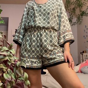 New with tags super cute romper!!!